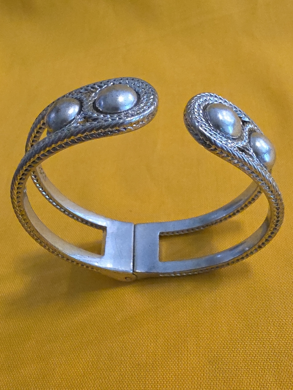 Lucky Brand ▪︎ Silver-Tone Chain Hinged Style ▪︎ Cuff Bracelet ▪︎ UNIQUE!